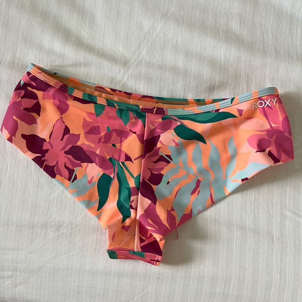 NWT Roxy bikini bottoms